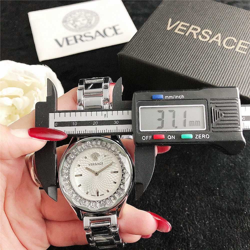 Стилен дамски ръчен часовник Версаче Versace