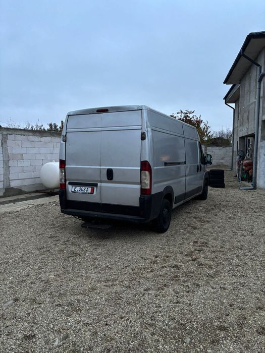 Vând urgent Peugeot boxer 3.0 diesel  plus  15 perechi cauciucuri