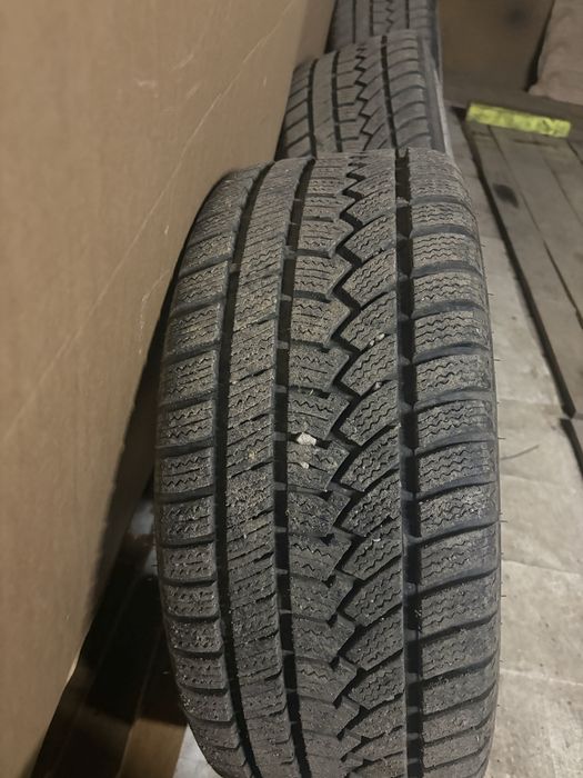 Зимни Гуми 245/40/18