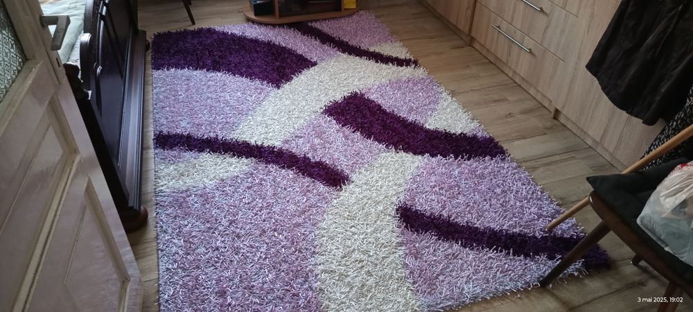 Covor 250X157 cm in stare foarte bună, preț  230 lei.