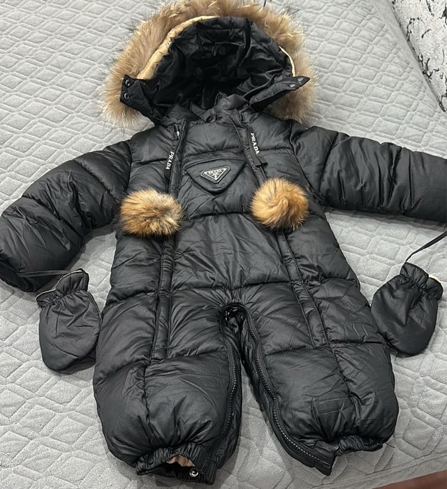 Продам детские комбинезоны