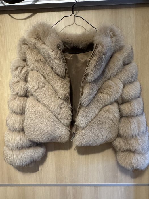 Чисто ново бежаво-кафяво палто косъм от лисица