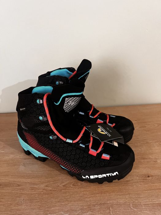 Incaltaminte pentru drumetie La Sportiva Aequilibrium ST Woman GTX