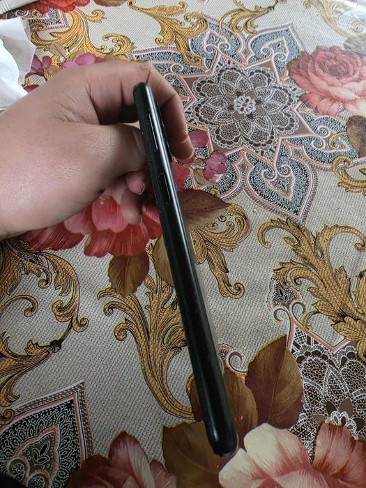 Продавам телефон Samsung A13