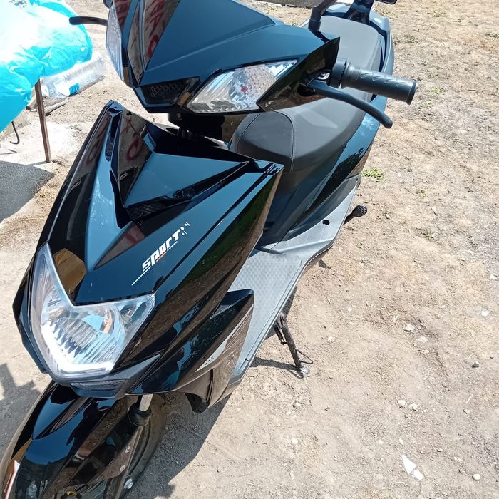 Vând scuter electric motor 1500w merge 25kmh cu limitatorul