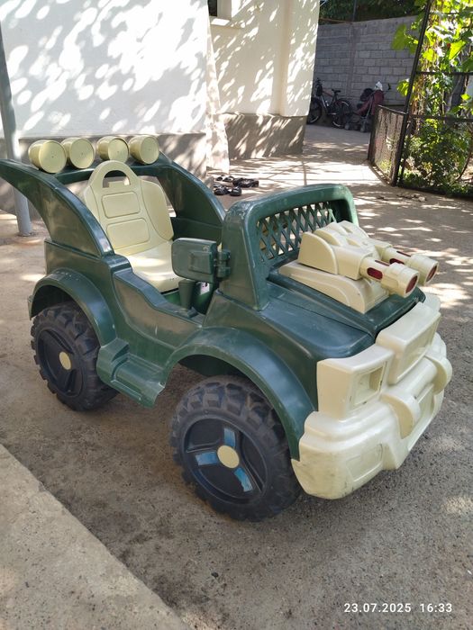 Продам детскую машину