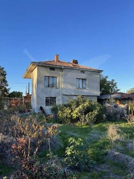 Двуетажна къща в гр. Брезово! 94145