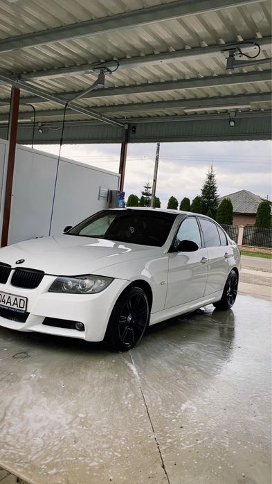 Vând Bmw E90 320D