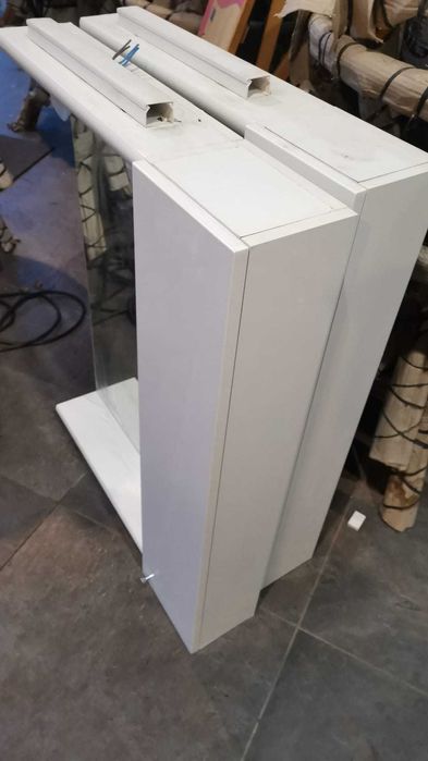 Dulap baie mdf oglinda  cu 2 becuri stare foarte bună
