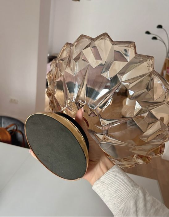 Fructiera din sticla cu picior