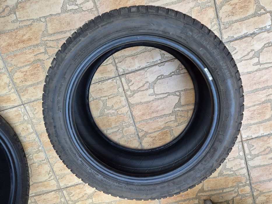 Vând cauciucuri 245/45/18 M+S 2 buc //Runflat// imp Germania