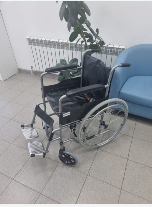 Инвалидное кресло-коляска