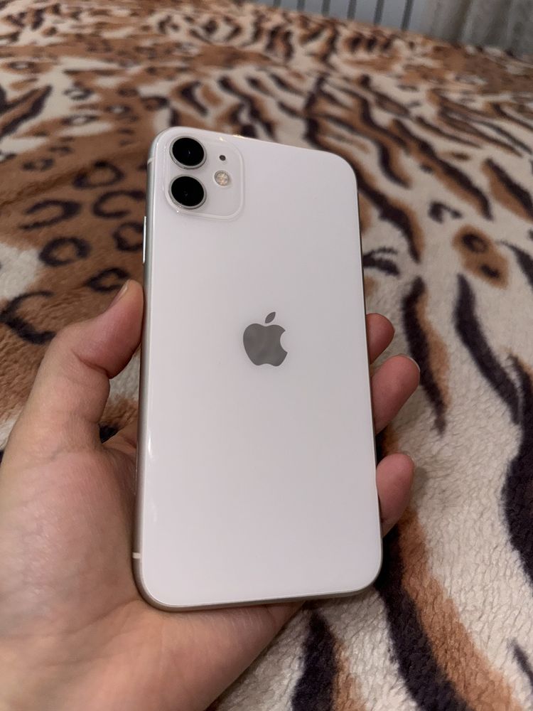 Iphone 11 на 128GB (без коробки и зарядного шнура)