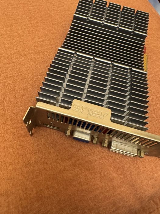 Видеокарта ASUS EAH5570 SILENT/DI/1GD2