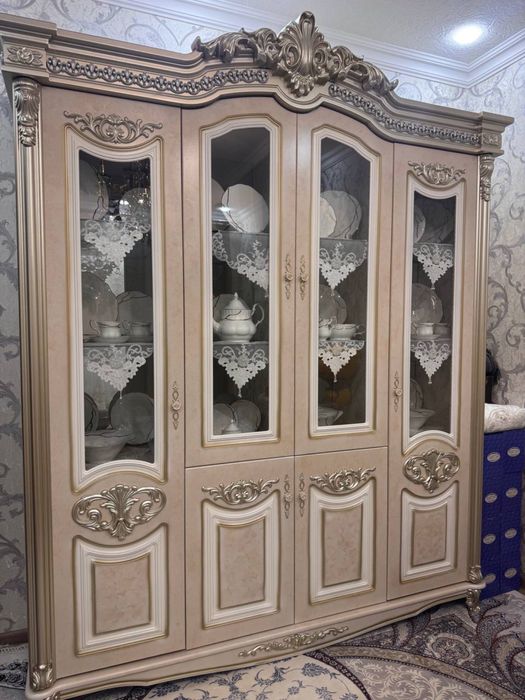 Сервант мехмонхона учун