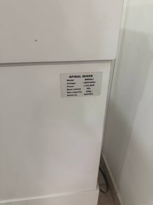 Тестомешалка в отличном состоянии. Яхши холатдаги хамир коргич.