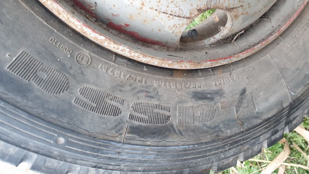 Джанта с гума 225 75 17.5 ласа