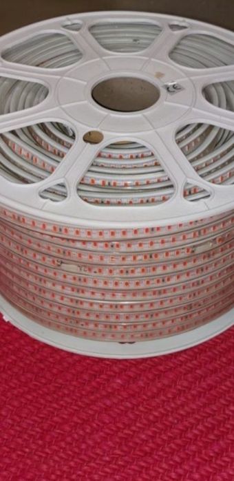 Led 100 m rola diverse culori