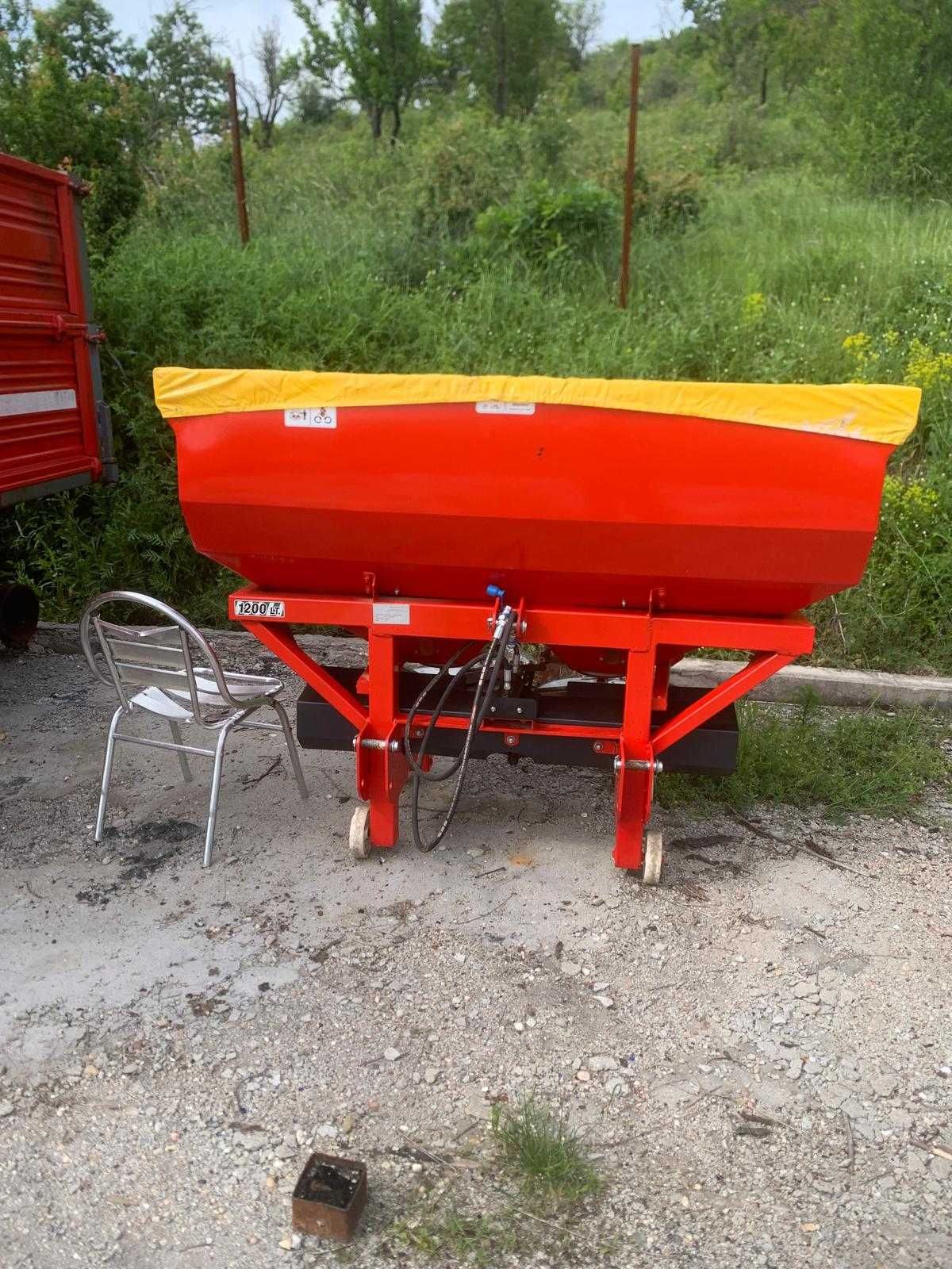 Tractoare, seminator, remorca agricola, freza, echipament agricol