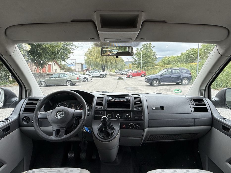 VW Transporter T5 2.0 Tdi Euro 5 Avariat cu 8+1 Locuri