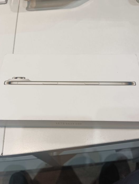 iPhone Air 17 -256. Гига байта