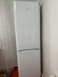 2-х камерный холодильник Indesit