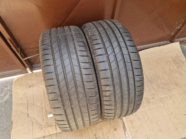 2 Bridgestone R18 215/40
летни гуми
DOT4318