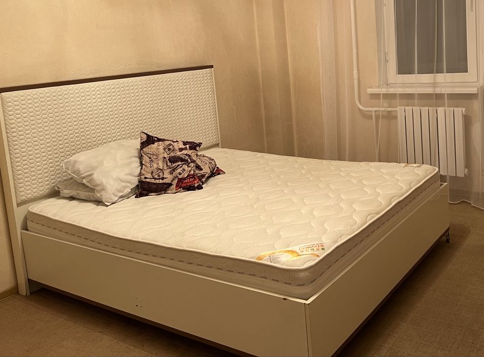 Продам диван и кровать без матраса