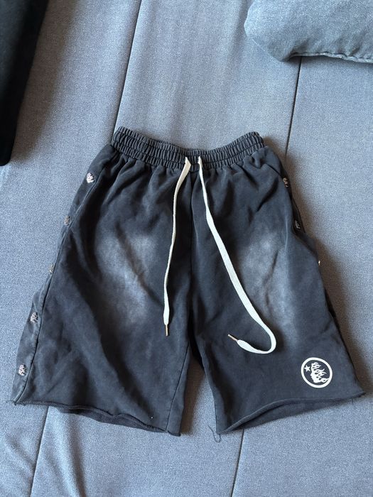 HellStar shorts L-размер