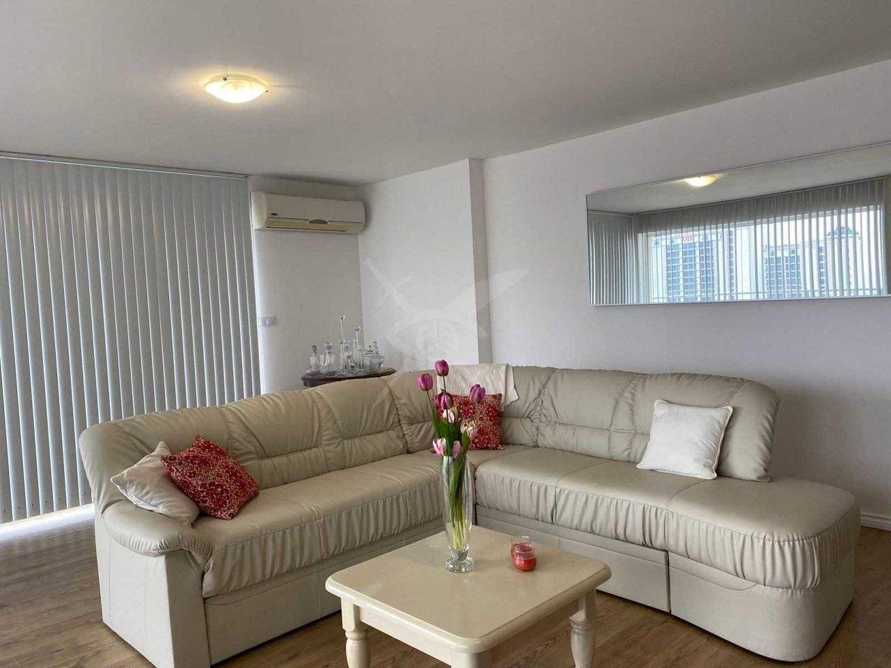Продава се Многостаен апартамент в Свети Влас - 240 кв.м за 1042 €/кв.м - Снимка #3