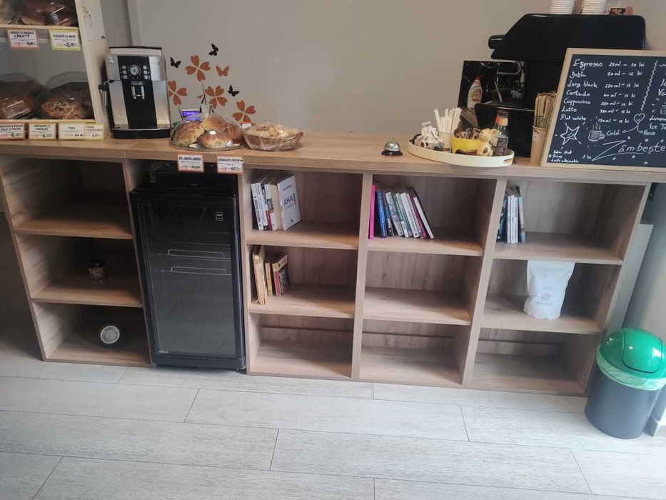 Aparatura și mobilier pentru cafenea