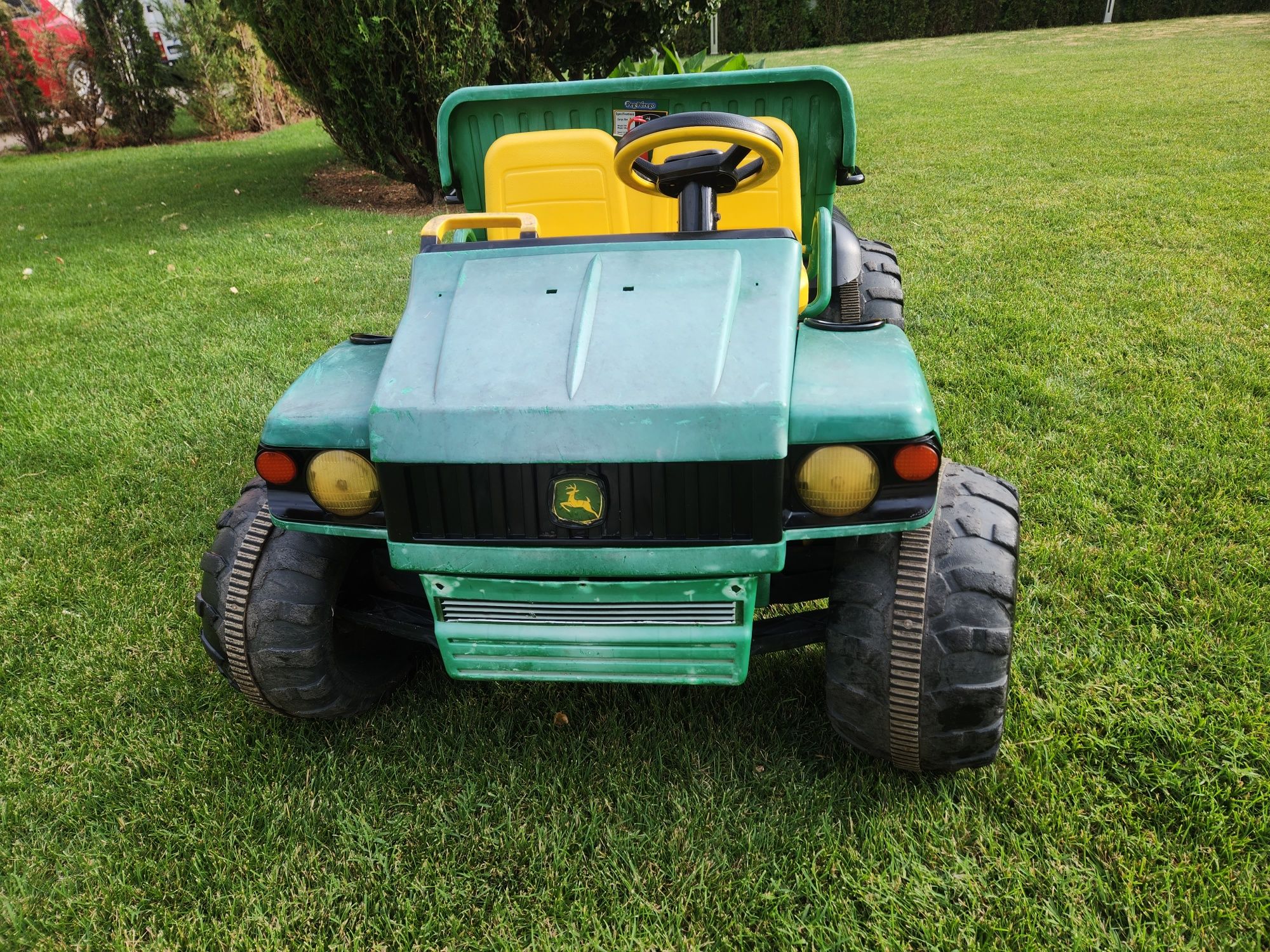 Акумулаторно камионче и багерче с педали: John Deere