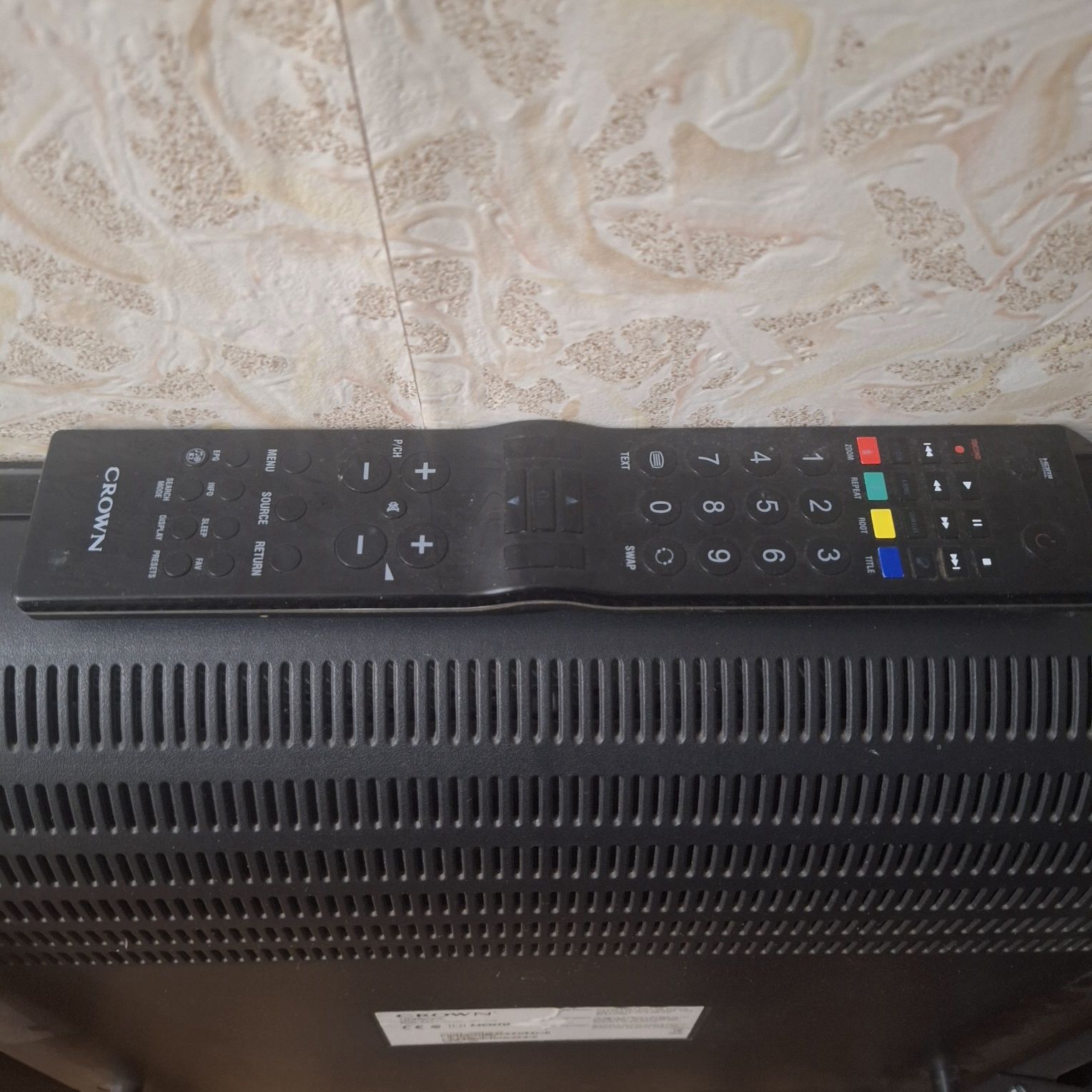 Crown - телевизор 40"