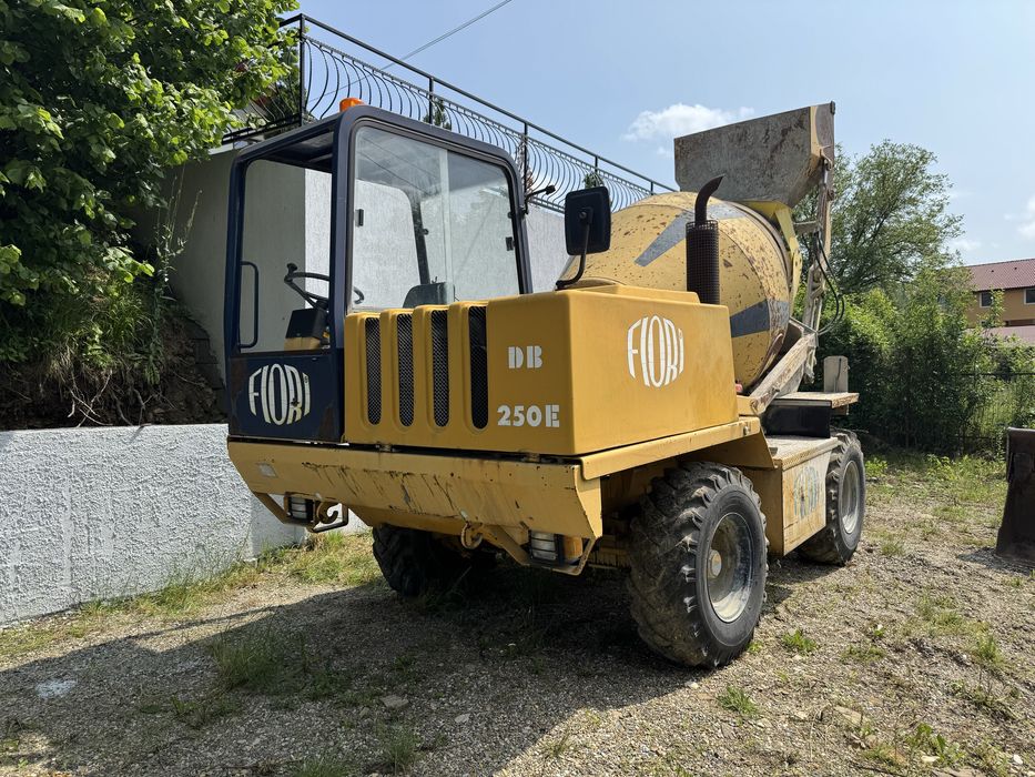 Autobetoniera Fiori 2,5 cubi, an 2002