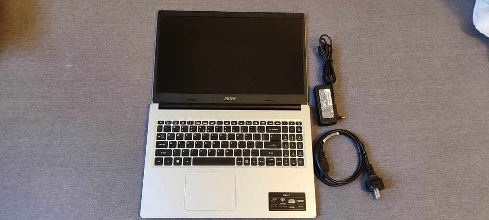 Laptop Acer Aspire 3 A315-23 cu procesor AMD Ryzen™ 3 3250U