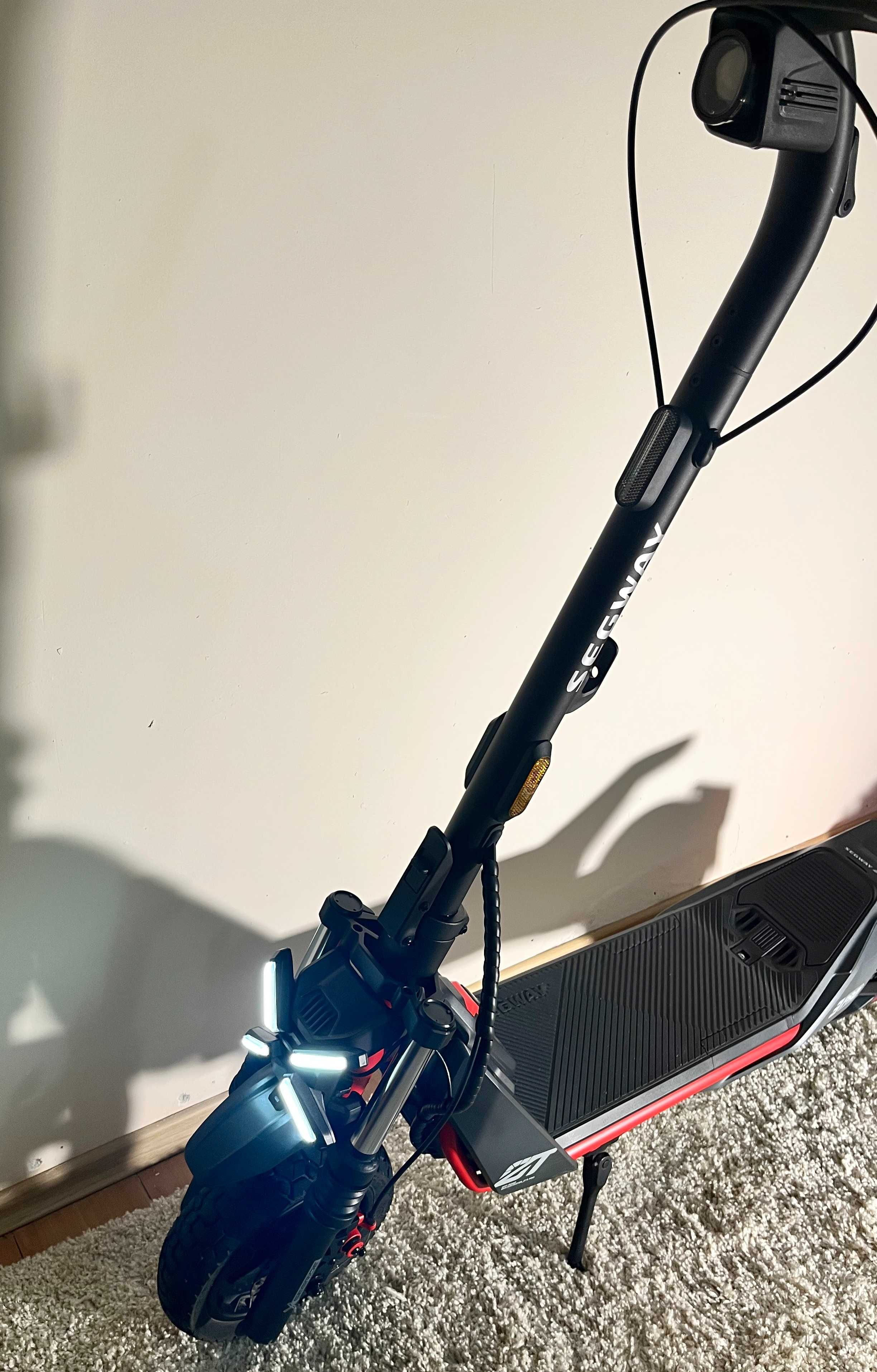 Електрическа тротинетка SEGWAY KICK SCOOTER ZT3 PRO