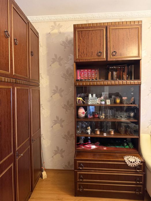 Дървена холна секция