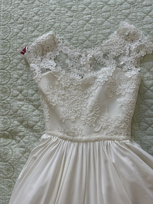 Rochie mireasa marimea, alba