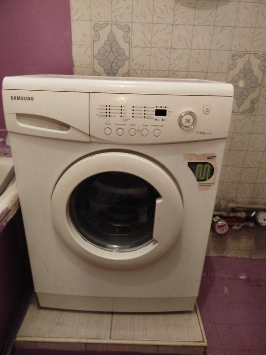 Продам стиральную машинку Samsung б/у