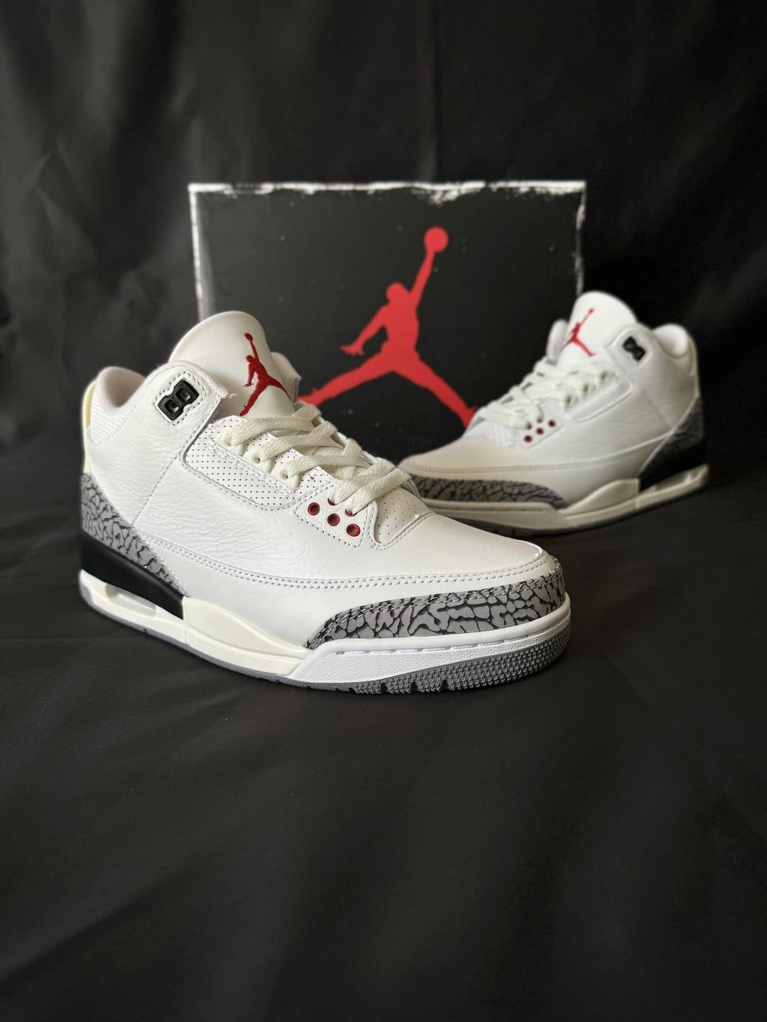 Jordan 3 mid White Cement