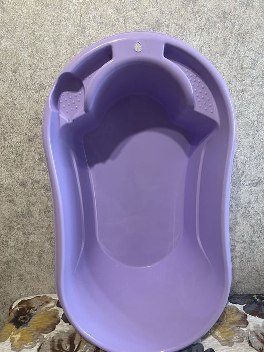 Детская ванна бесплатно почти новая