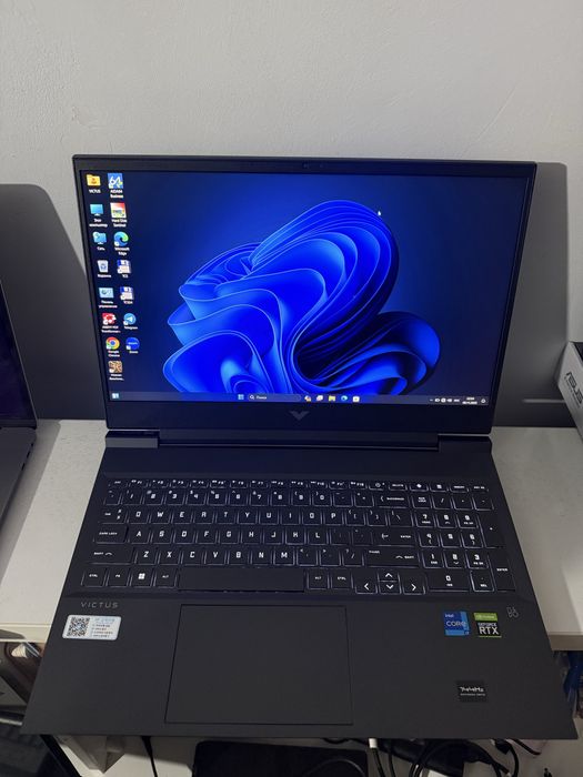 Hp victus 16inch 144Hz/i7/16/512/RTX6Gb