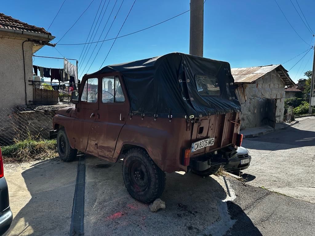 Продавам запазен Uaz 469