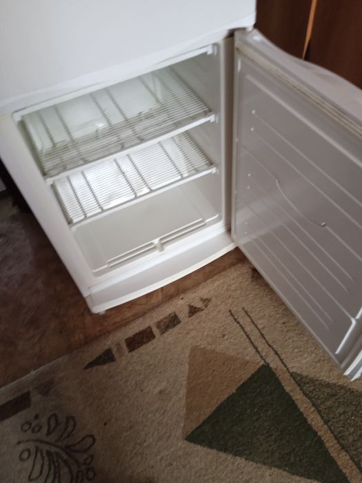 Двух камерны холдилник