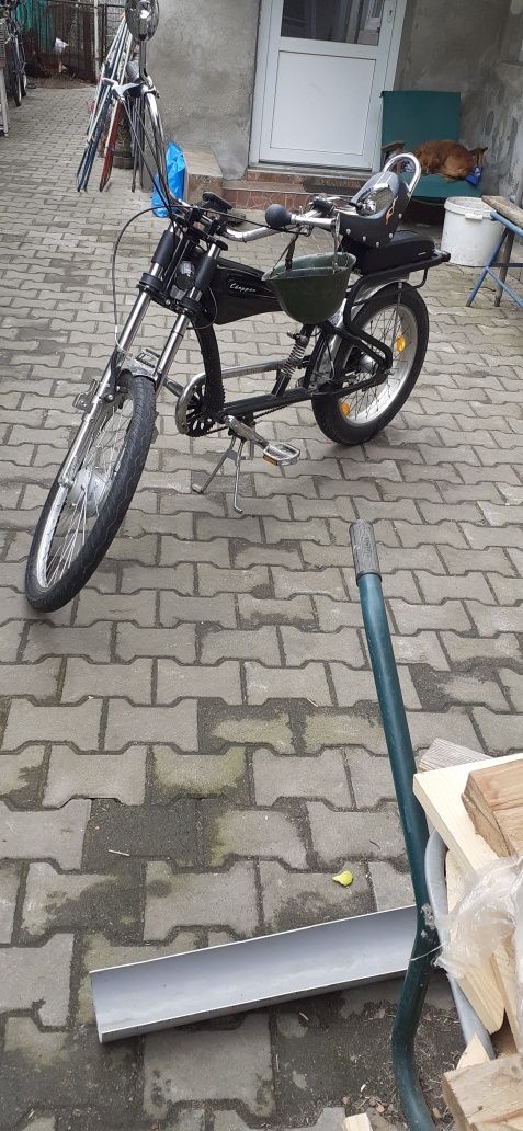 Bicicleta  electrica chopper.