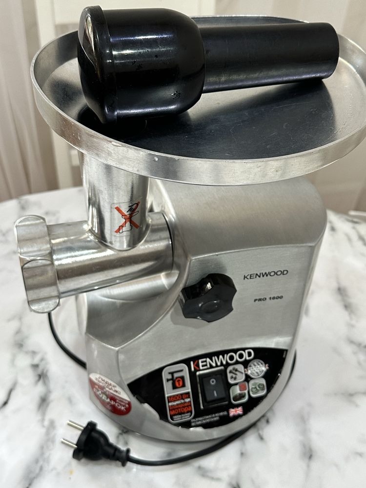Продам мощную мясорубку KENWOOD