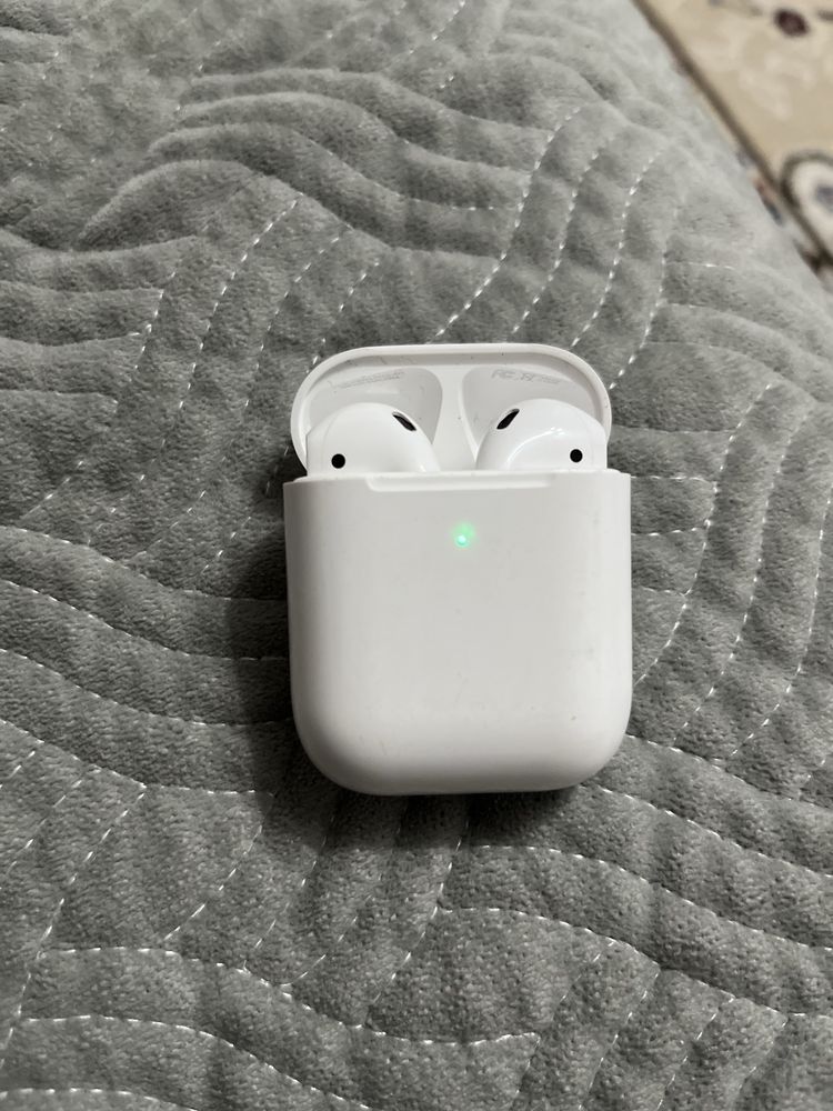 AirPods Наушник
