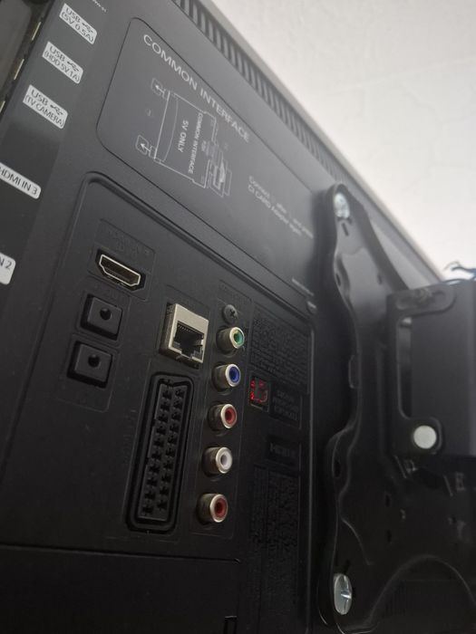 Televizor  Smart Samsung  32 inch (80 cm ) model  UE 32 F6270