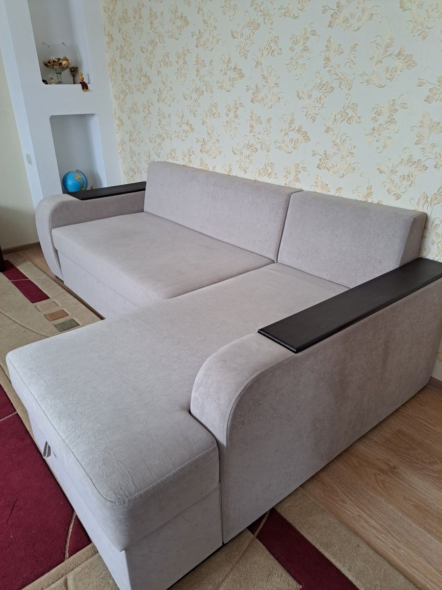 Продам диван "Прага"в отличном состоянии