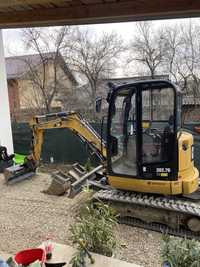 Miniexcavator CAT